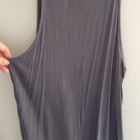 Buckle Keyhole Tank - Picture 6 of 8